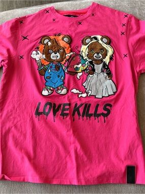 Frost Bright Pink Graphic Tee with 'Love Kills' Bear Design (XL)